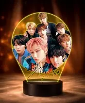 3D-Plexido-LED-Lampe mit Stray Kids-Aufdruck