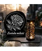 Duży znicz solarny LED XL z grawerem — Róża — na nagrobku w dzień