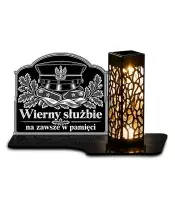 Duży znicz solarny LED XL z grawerem — Czapka wojskowa — Wierny służbie — białe tło