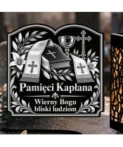 Znicz solarny LED XL dla księdza - Stuła i księga wiary - grawer - zbliżenie