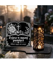 Duży znicz solarny LED XL - Otwarta księga pamięci - grawer - na grobie w dzień