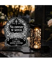Duży znicz solarny LED XL - Wianek niezapominajek - grawer - na grobie wieczorem