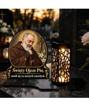Duży znicz solarny LED XL - Święty Ojciec Pio - na grobie wieczorem