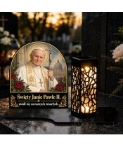 Duży znicz solarny LED XL - Święty Jan Paweł II - na grobie wieczorem