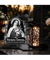 Duży znicz solarny LED XL - Święta Teresa - grawer - na grobie wieczorem