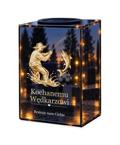 Znicz lustrzany solarny LED – Wędkarz z rybą — noc, białe tło