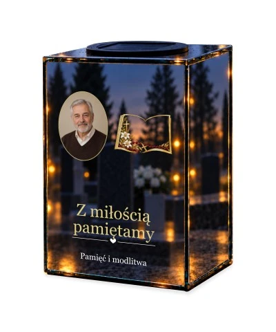 Znicz lustrzany solarny LED – Księga z różańcem i liliami ze zdjęciem — noc, białe tło