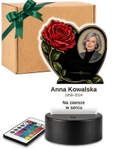 Personalizowana lampka pamięci LED – Światło pamięci – Czerwona róża i zdjęcie w sercu — widok 1
