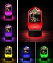 Personalizowana lampka pamięci LED – Światło pamięci – Wędrowiec w górach — widok 5