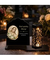 Znicz solarny z tabliczką i lampionem – Madonna w perłowym medalionie - widok produktu
