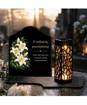 Znicz solarny z tabliczką i lampionem – Białe lilie - widok produktu